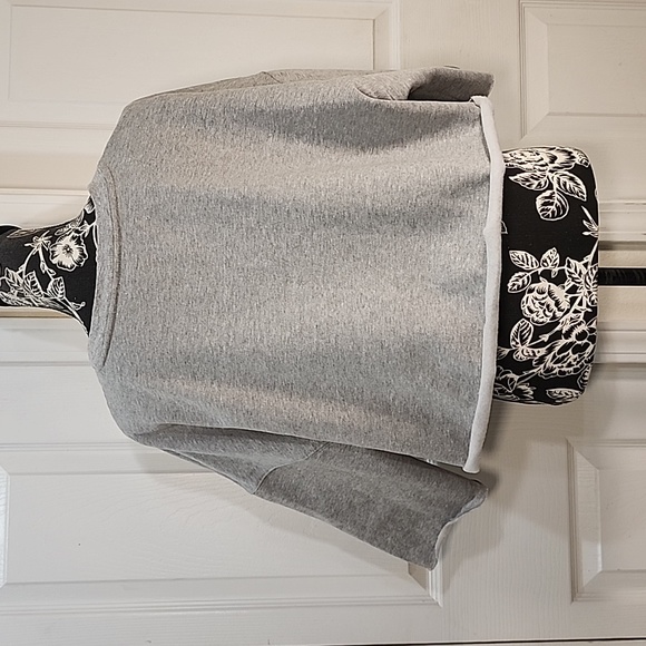 Bebe Gray Embellished Cropped Sweatshirt S/M - Picture 6 of 8